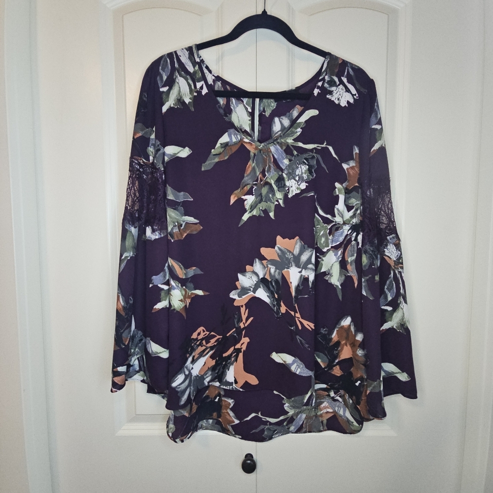 Le Chateau Blouse Lace Sleeve Detail Purple Floral SZ L